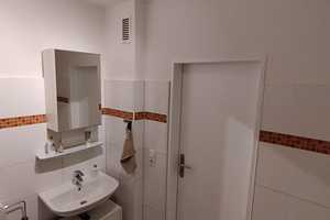 Geschmackvolle, vollst. renovierte 1-Raum-Wohnung mit geh. Innenausstattung mit Balkon und EBK – Timmersfeld 25, 42899 Remscheid – Vorschaubild 5