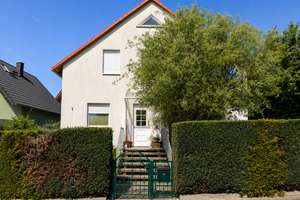 Attraktives Einfamilienhaus in familiärer Lage, viel Platz für Ihre Familie! – Die vollständige Adresse der Immobilie erhältst du vom Anbieter., 4159 Lützschena-Stahmeln, Leipzig – Vorschaubild 2