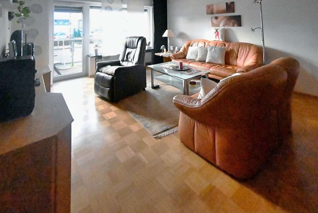 Immobilie in Elzach - Interessante Kapitalanlage  ! 
Gepflegtes 3-Familienhaus in sehr guter Stadtlage - Bild 4