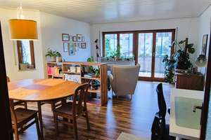 Gepflegte großzügige  73 m² mit 2 Balkonen und Stellplatz in KA-Bulach!