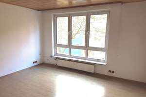 Gepflegte und helle 2,5 Zi-Whg. mit Einbauküche und Balkon Nähe Stadtzentrum
