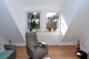 Lichtdurchflutetes Maisonette-Juwel mit Weitblick und Komfort
PREIS AUF ANFRAGE! – Die vollständige Adresse der Immobilie erhältst du vom Anbieter., 9125 Altchemnitz, Chemnitz – Vorschaubild 19
