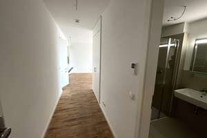 Blick über die City! Zwei Zimmer Wohnung sucht neuen Mieter! – Flämische Str. 3, 24103 Altstadt, Kiel – Vorschaubild 3