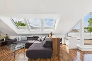 Lichtdurchflutete Dachgeschosswohnung mit sonniger Süd-Loggia in München-Untermenzing – München – Vorschaubild 3