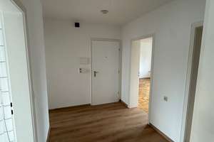 gepflegte 2-Zimmer-Wohnung mit Balkon in Kirchheim – Die vollständige Adresse der Immobilie erhältst du vom Anbieter., 85551 Kirchheim bei München – Vorschaubild 2