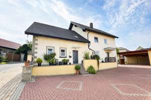 Einfamilienhaus mit großem Grundstück, Garten, vier Garagen und Nebengebäuden in Theres-Buch bei Haß – 97531 Theres – Vorschaubild 2
