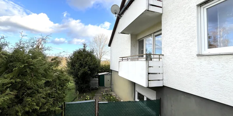 6-Family House – Sindelfingen – fully basemented, balcony, oil heating - 2