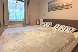 Großzügige 4-Zimmer-Wohnung mit Loggia, modernisiertem Duschbad und Tiefgaragenstellplatz – Wentzel  – Die vollständige Adresse der Immobilie erhältst du vom Anbieter., 22926 Ahrensburg – Vorschaubild 7