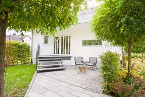 GELEGENHEIT: FAMILIENGLÜCK IN SCHWIEBERDINGEN! Modernisierte DHH mit ELW & vielen Extras! – Die vollständige Adresse der Immobilie erhältst du vom Anbieter., 71701 Schwieberdingen – Vorschaubild 2
