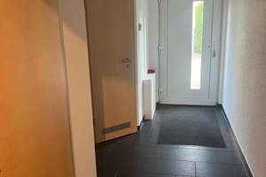 Moderne Doppelhaushälfte mit Kamin, Einbauküche, Garten und Garage in Steinbach (Taunus) – Unter der Weid 7, 61449 Steinbach (Taunus) – Vorschaubild 3