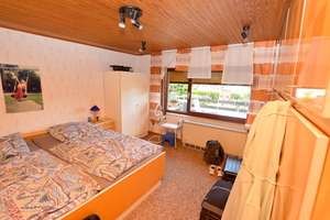 Viel Platz + schöner Garten: Großes Zweifamilienhaus mit 8 Zimmern, Keller + Garage. – Die vollständige Adresse der Immobilie erhältst du vom Anbieter., 31246 Lahstedt – Vorschaubild 12