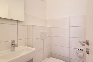 Direkt einziehen und wohlfühlen: helle 3-Zimmer-Wohnung mit Südbalkon und Tiefgarage, WI Nordenstadt – Die vollständige Adresse der Immobilie erhältst du vom Anbieter., 65205 Nordenstadt, Wiesbaden – Vorschaubild 12