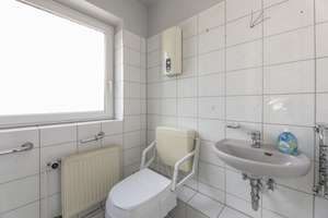 Helle Maisonette-Wohnung im 2. OG mit Ateliergeschoss und Dachloggia, Stellplatz + Garagenstellplatz – Die vollständige Adresse der Immobilie erhältst du vom Anbieter., 45136 Bergerhausen, Essen – Vorschaubild 7