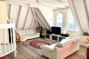 "Wohnen wie im Schloss " 2,5 Zimmer-DG-Maisonette-Wohnung – Die vollständige Adresse der Immobilie erhältst du vom Anbieter., 70597 Waldau, Stuttgart – Vorschaubild 4