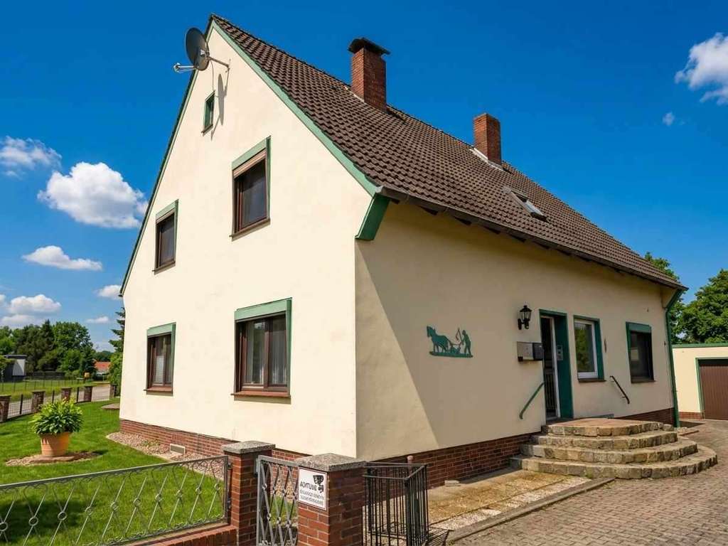 Immobilie in Hagen im Bremischen - Für Macher: Großzügiges Haus mit Potenzial, Doppelgarage & Garten – auch als Zweifamilienhaus - Bild 0