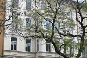 Stilvolle Bel Etage in denkmalgeschütztem Gründerzeithaus in der Bödekerstraße