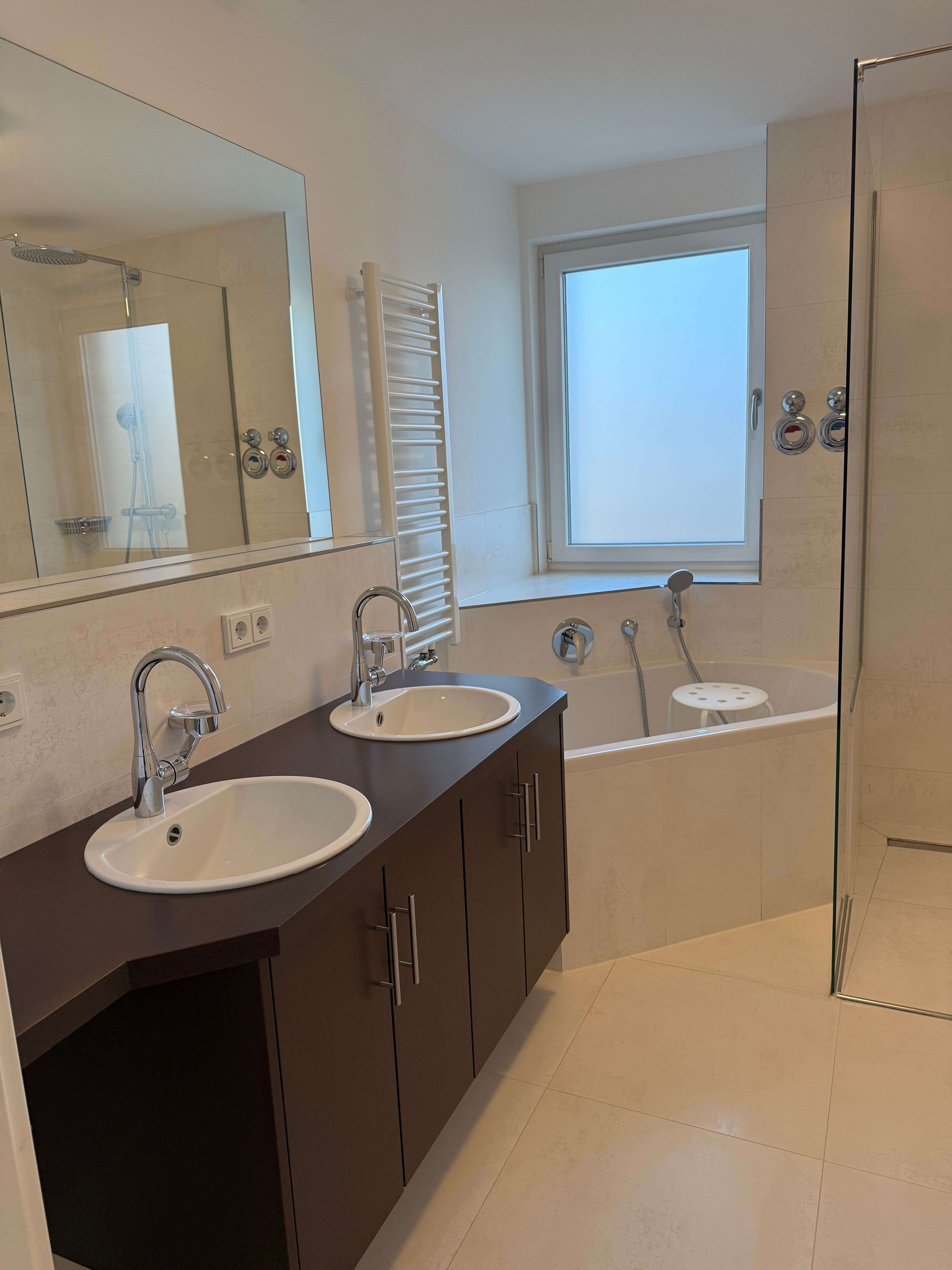 Immobilie in Grabenstätt - Chiemseenähe! Exklusive 3-Zimmer-Wohnung mit Bergblick und großer Terrasse - Bild 14