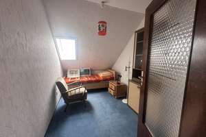 Söhlde-Groß Himstedt: Eimfamilienhaus mit großem Grundstück, Keller und zwei Garagen – Die vollständige Adresse der Immobilie erhältst du vom Anbieter., 31185 Söhlde – Vorschaubild 7