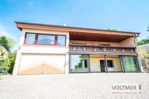 AUSSICHT - freistehendes Einfamilienhaus mit Garagen & Hallenbad in Neunkirchen! – Neunkirchen (Kreis) – Vorschaubild 2