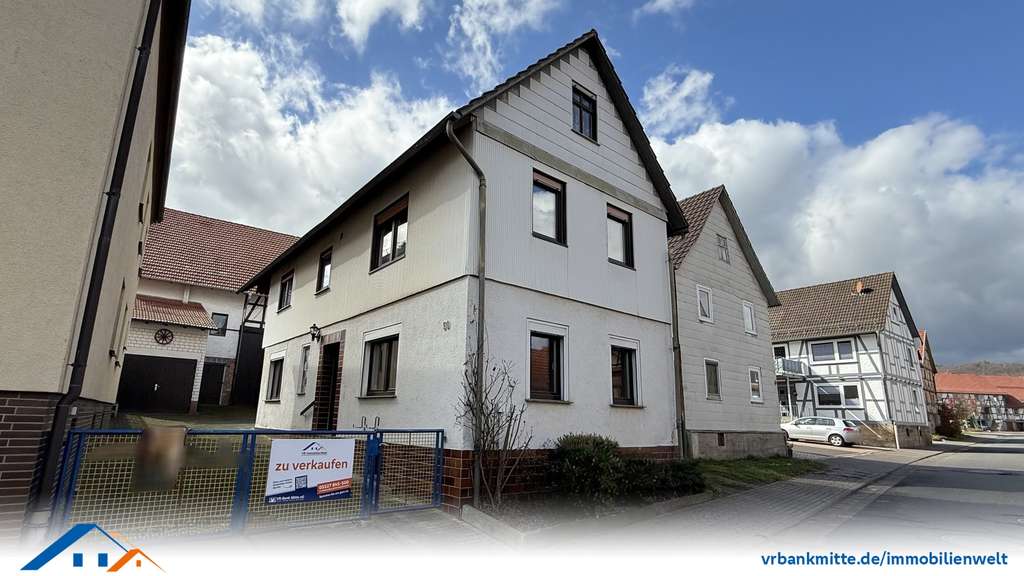 Immobilie in Berkatal - Wohnhaus mit großzügigem Grundstück und vielseitiger Scheune - Bild 1