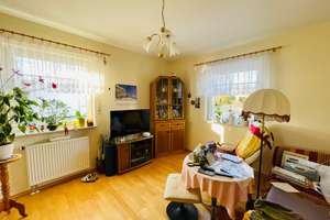 Top gepflegtes Einfamilienhaus mit großem Garten in bester Wohnlage in Eckersdorf – Die vollständige Adresse der Immobilie erhältst du vom Anbieter., 95488 Eckersdorf – Vorschaubild 9