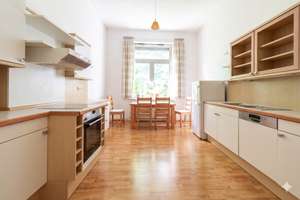 Dreifamilienhaus mit Altbaucharme. Hinterhof und Balkonen. 306m² in Solingen Mitte. – Die vollständige Adresse der Immobilie erhältst du vom Anbieter., 42651 Solingen-Mitte, Solingen – Vorschaubild 13