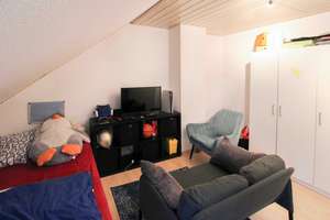 Ihr neues Familienglück: Gepflegtes Reihenmittelhaus mit Garten & Garage in Renningen – Die vollständige Adresse der Immobilie erhältst du vom Anbieter., 71272 Renningen – Vorschaubild 9