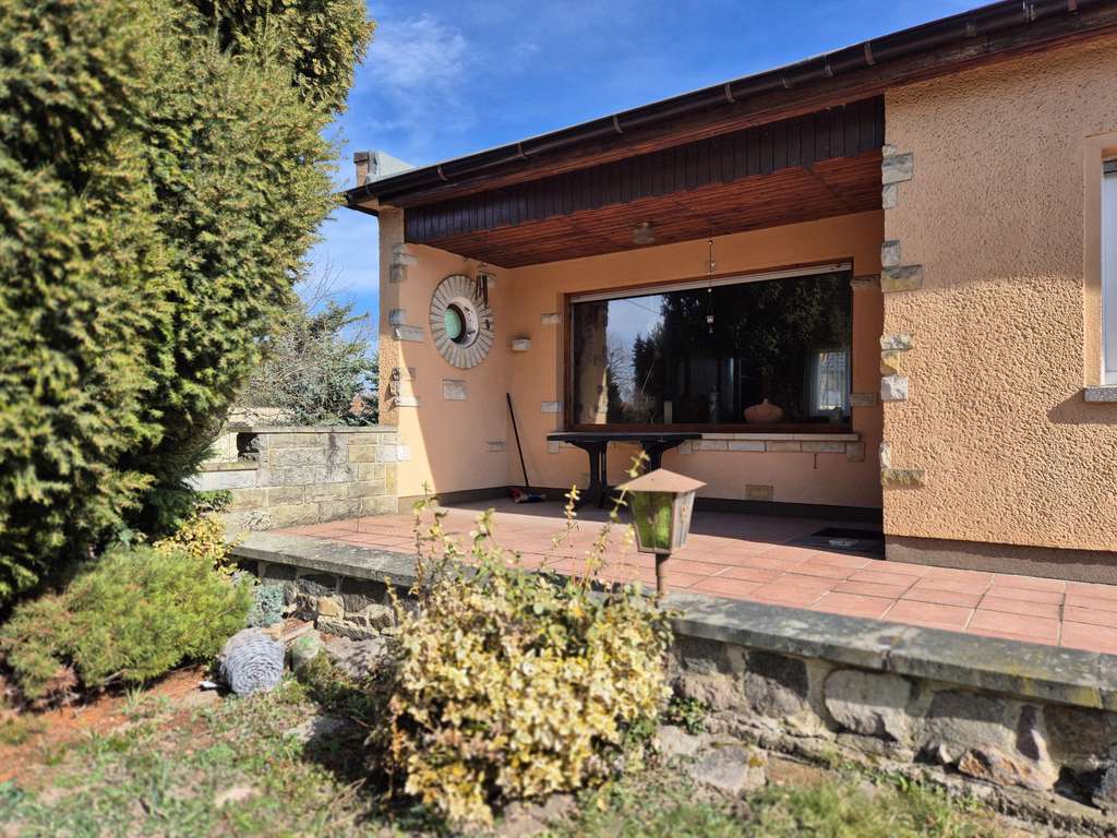 Immobilie in Sandersdorf-Brehna - Viel Platz und Ruhe - Bungalow auf großem Grundstück - Bild 2