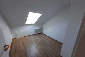 Schicke 3 Zimmer Wohnung mit Küche und Balkon – Die vollständige Adresse der Immobilie erhältst du vom Anbieter., 64839 Münster – Vorschaubild 2