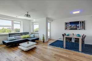 Möbliert: Lichtdurchflutete, moderne 3-Zimmer Wohnung 