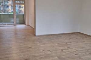 Sanierte 3-Zimmer-Wohnung mit 2 Balkonen im 2. OG in Erlangen-Alterlangen – Schallershofer Str. 46a, 91056 Steinforst, Erlangen – Vorschaubild 3