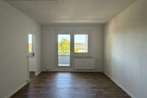 Mini-Apartment für EINE Person - mit Balkon und Wannenbad!