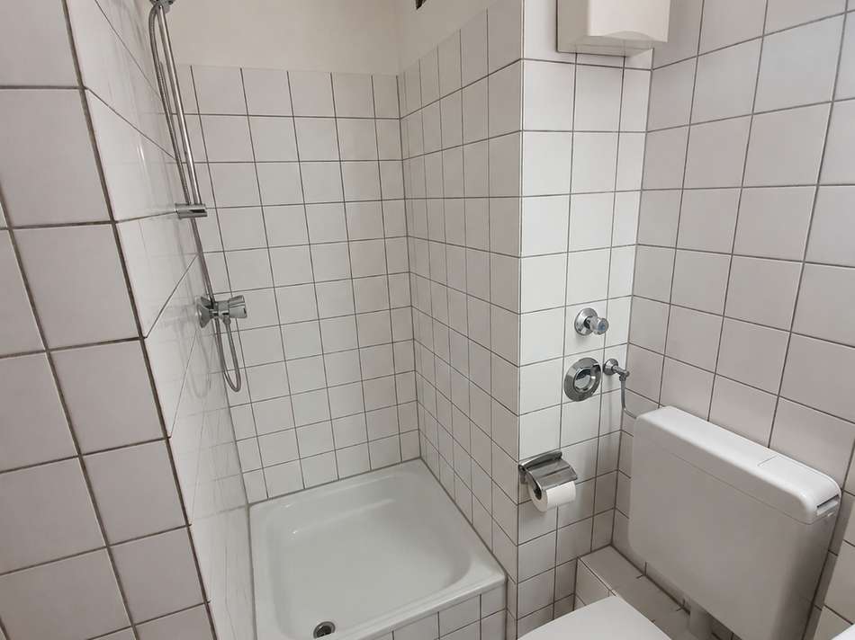 Badezimmer mit Dusche
