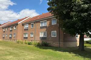 Gepflegte 3- Zimmer- Wohnung mit Einbauküche in Salzgitter- Lebenstedt