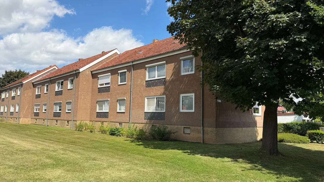 Gepflegte 3- Zimmer- Wohnung mit Einbauküche in Salzgitter- Lebenstedt