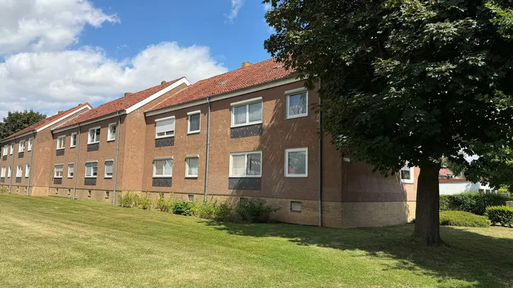 Gepflegte 3- Zimmer-Wohnung mit Einbauküche in Salzgitter-Lebenstedt