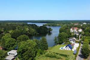 EFH mit exklusivem Wassergrundstück, private Badestelle, Pool, hochwertige Ausstattung, viele Extras – Die vollständige Adresse der Immobilie erhältst du vom Anbieter., 15749 Mittenwalde – Vorschaubild 1