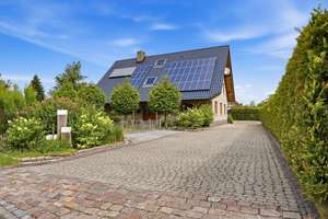 Ein Zuhause der Extraklasse – Exklusives Wohnensemble mit vielseitigen Nutzungsmöglichkeiten! – Die vollständige Adresse der Immobilie erhältst du vom Anbieter., 26553 Dornum – Vorschaubild 2