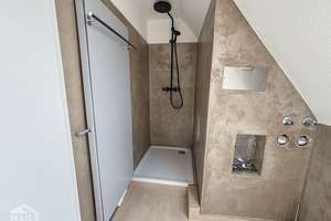 Helle 1,5-Zimmer-Dachgeschosswohnung mit Einbauküche in der schönen Cannstatter Altstadt – Brunnenstraße 13, 70372 Cannstatt-Mitte, Stuttgart – Vorschaubild 8