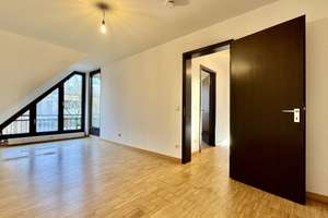 Großzügige Dachgeschoss-Maisonette-Galerie-Wohnung mit 4 Zimmer / 2 Balkone / renovierungsbedürftig – Robert-Stolz-Str. 13, 40470 Mörsenbroich, Düsseldorf – Vorschaubild 13