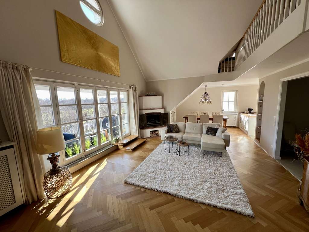 Immobilie in Egmating - Schlossdame oder Schlossherr - 
Ihre Residenz im Schloß-Egmating - Bild 2