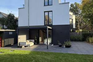 Modernes Endhaus am Brabandkanal mit großem Garten, Dachterrasse und Wellnessbereich – Am Brabandkanal 5d, 22297 Alsterdorf, Hamburg – Vorschaubild 1