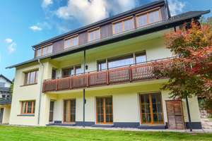 2026 einziehen! Mehrgenerationenhaus, Ferienwohnungen, ruhig + gepflegt, neue Heizung, PV, Garagen – Die vollständige Adresse der Immobilie erhältst du vom Anbieter., 75337 Enzklösterle – Vorschaubild 1