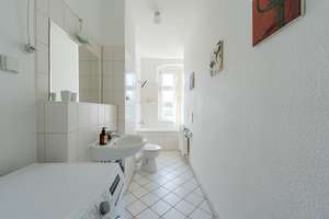 No Broker Fee: Light-Flooded 1-Room Apartment with Park View — Prenzlauer Berg (Nord) – Die vollständige Adresse der Immobilie erhältst du vom Anbieter., 10439 Prenzlauer Berg, Berlin – Vorschaubild 7