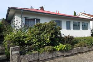 Bungalow mit Prachtgarten – Die vollständige Adresse der Immobilie erhältst du vom Anbieter., 76228 Palmbach, Karlsruhe – Vorschaubild 1
