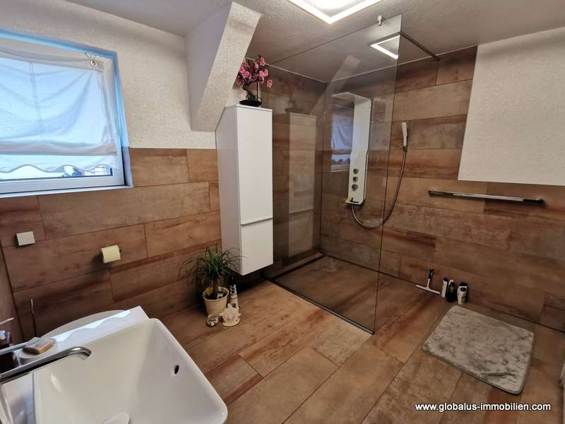 Immobilie in Pausa-Mühltroff - *Einzigartiges Einfamilienhaus mit traumhaftem Garten* - Bild 12