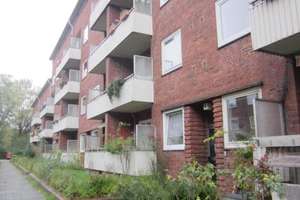 Einzugsbereit: Helle 2-Zimmer-Wohnung mit Balkon! (leichte Renovierungsarbeiten erforderlich)