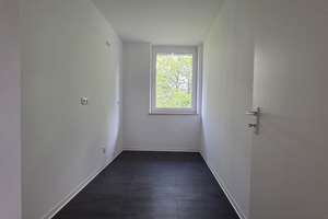 Im Grünen und bezugsfrei - Wunderschöne  3-Raumwohnung mit Tiefgaragenstellplatz und Balkon – Die vollständige Adresse der Immobilie erhältst du vom Anbieter., 4288 Holzhausen, Leipzig – Vorschaubild 8