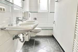 Helle 3-Zimmerwohnung am Rhein mit Tiefgarage & Lift – 40474 Golzheim, Düsseldorf – Vorschaubild 26