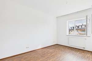 Exklusive 3 Zimmer ETW auf 90m² in Nürnberg mit Tiefgaragenstellplatz, EBK, Balkon uvm.! – Die vollständige Adresse der Immobilie erhältst du vom Anbieter., 90455 Kornburg, Worzeldorf, Nürnberg – Vorschaubild 4